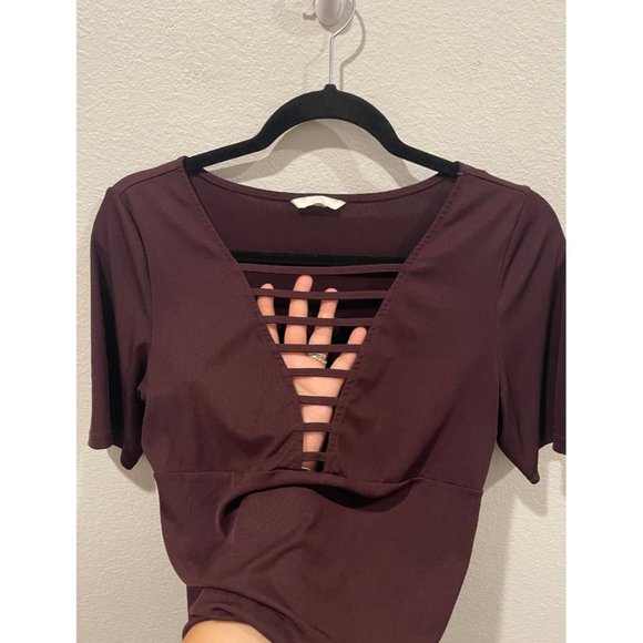 H&M V-Neck Plum Short Sleeve Blouse - Picture 2 of 4